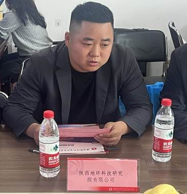 041cc94f73ff30e2d78914c8424d9258